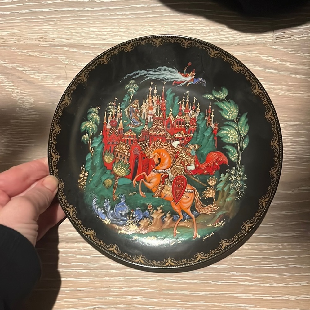 Palekh 1988 USSR Russian Hand Painted Lacquer Plate Палех Ruslan I Lyudmila